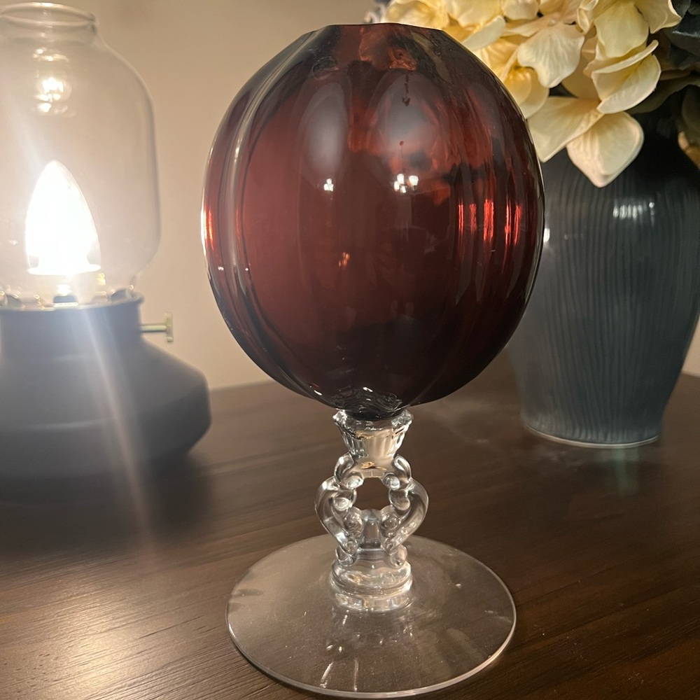 1930’s Vintage Cambridge Glass Amethyst Ivy Ball Vase with a clear stem and foot